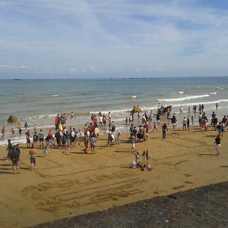 Arroplace Arromanches-les-Bains Bagian luar foto