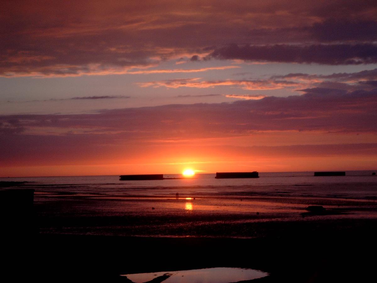 Arroplace Arromanches-les-Bains Bagian luar foto