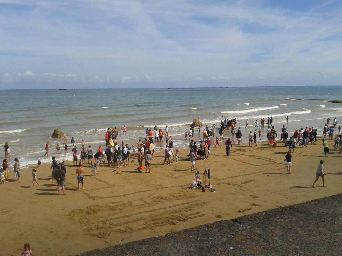 Arroplace Arromanches-les-Bains Bagian luar foto